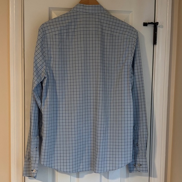 UNTUCKit  Slim Fit Wrinkle Free 100% Cotton Button Up Medium - Picture 3 of 3